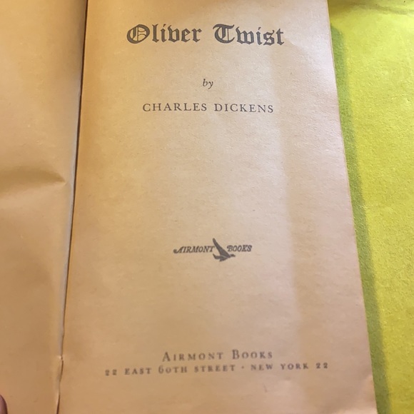 1963 Edition CHARLES DICKENS OLIVER TWIST PAPERBACK BOOK - Picture 6 of 8